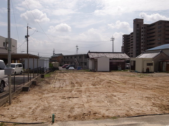 既設建物の解体と整地が完了です。